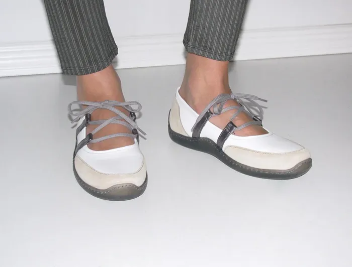 001KM White Women Paloma Wool Ballerinas