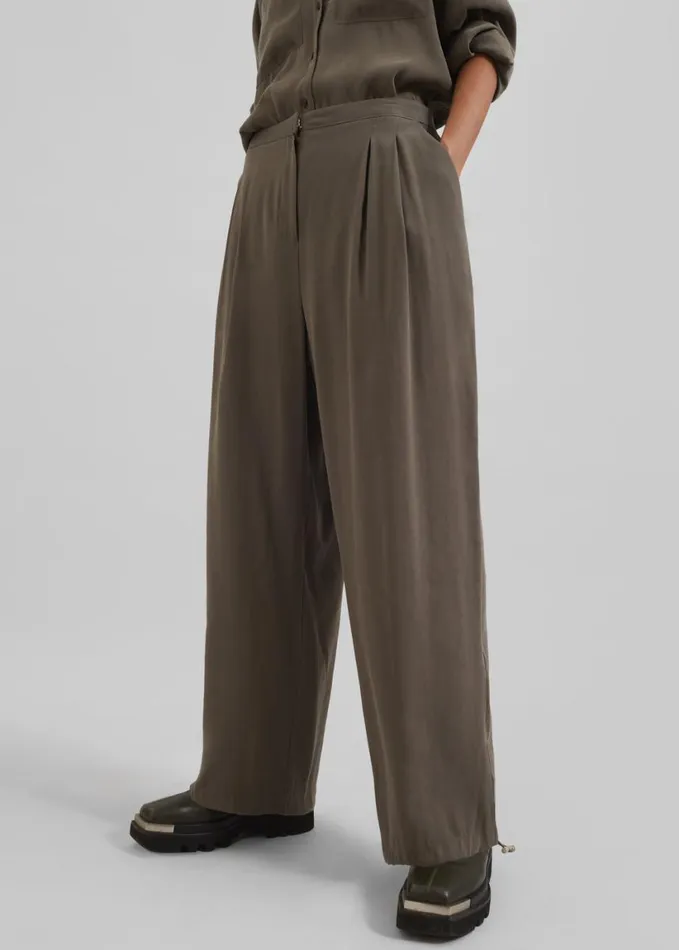 Clothing Women The Frankie Shop Meilen Pintuck Trousers 8211 Olive