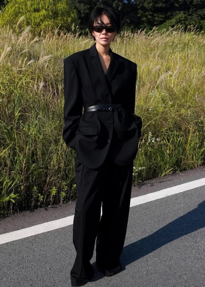 Clothing Women The Frankie Shop Tansy Pleated Trousers 8211 Black