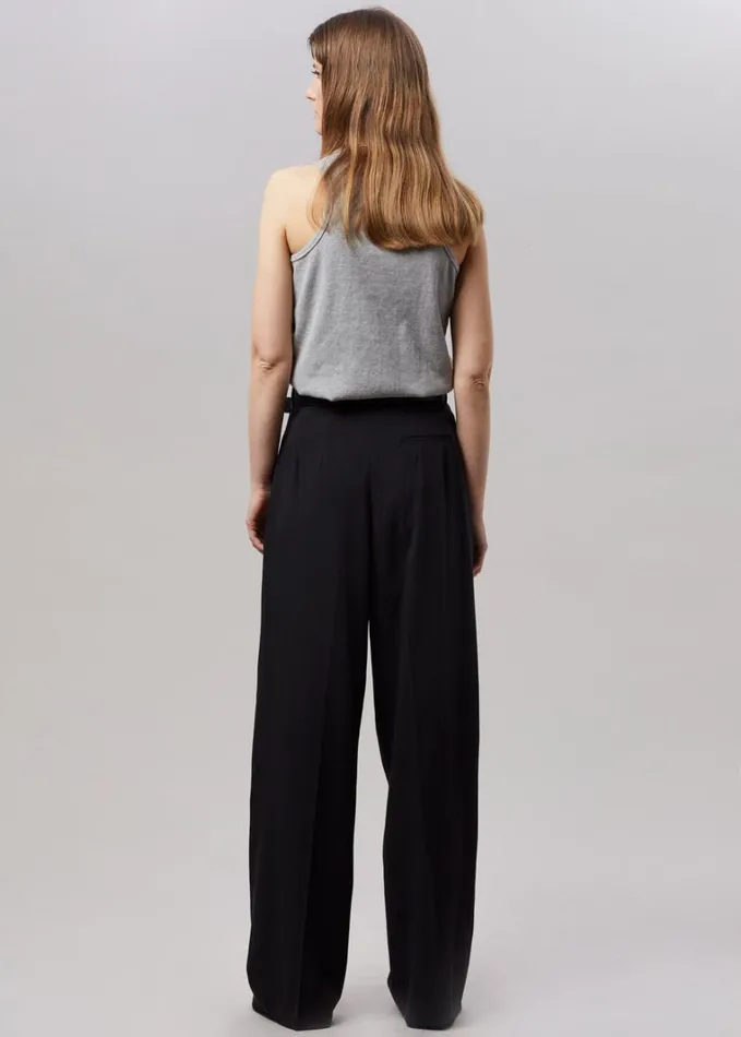 Clothing Women The Frankie Shop Tansy Pleated Trousers 8211 Black