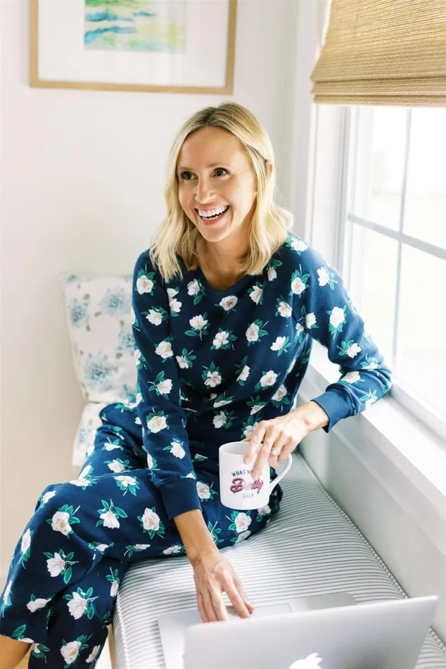Draper James Natalie Sweatshirt In Magnolia Women Lounge and Pajamas