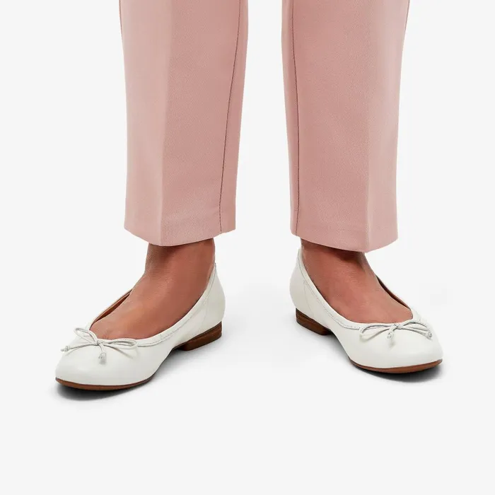 FAWNA LILY White Leather Women Clarks Flats