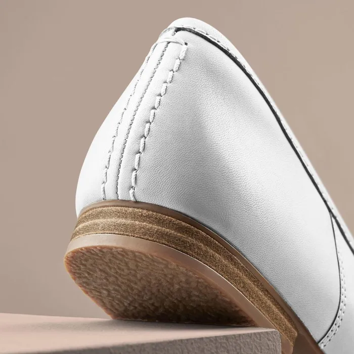 FAWNA LILY White Leather Women Clarks Flats