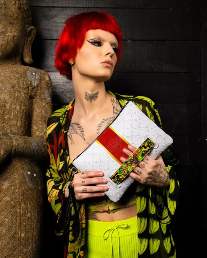 FLAWLESS FLIGHT CROSSOVER CLUTCH Bags SPRAYGROUND