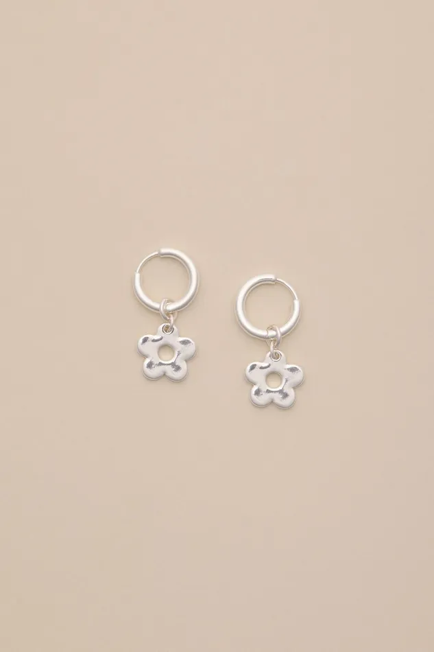 Lucky Brand Jewelry Women Silver Daisy Charm Hoops Silver