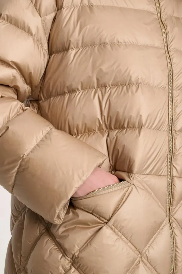 Luisa Spagnoli Outerwear Stato 8211 Hooded Puffer 8211 Fashion Show Beige 8211 Women Luisa Spagnoli Outerwear Stato 8211 Hooded Puffer 8211 Fashion Show Beige 8211 Women