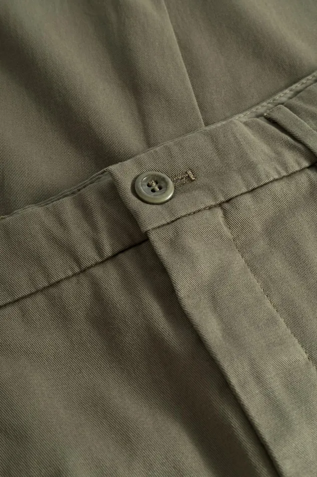Men Aros Slim Light Stretch Chino Sediment Green Norse Projects Trousers