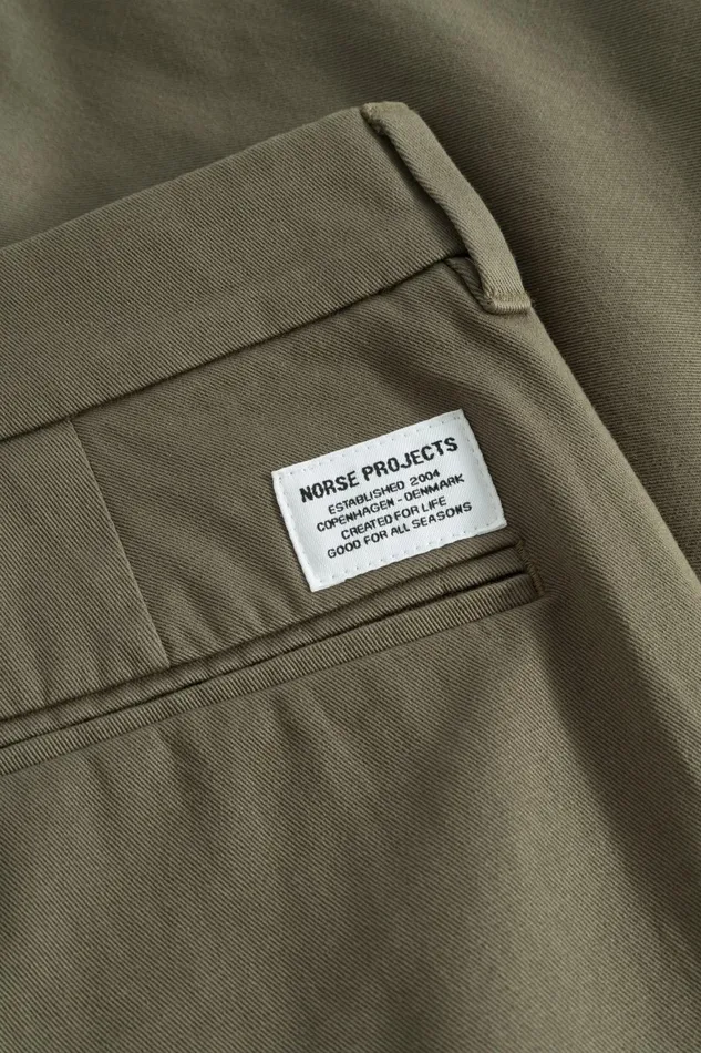 Men Aros Slim Light Stretch Chino Sediment Green Norse Projects Trousers