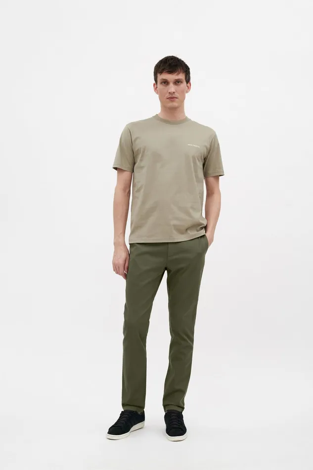 Men Aros Slim Light Stretch Chino Sediment Green Norse Projects Trousers