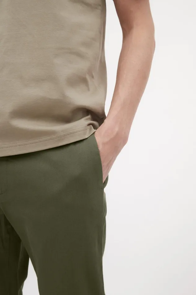 Men Aros Slim Light Stretch Chino Sediment Green Norse Projects Trousers