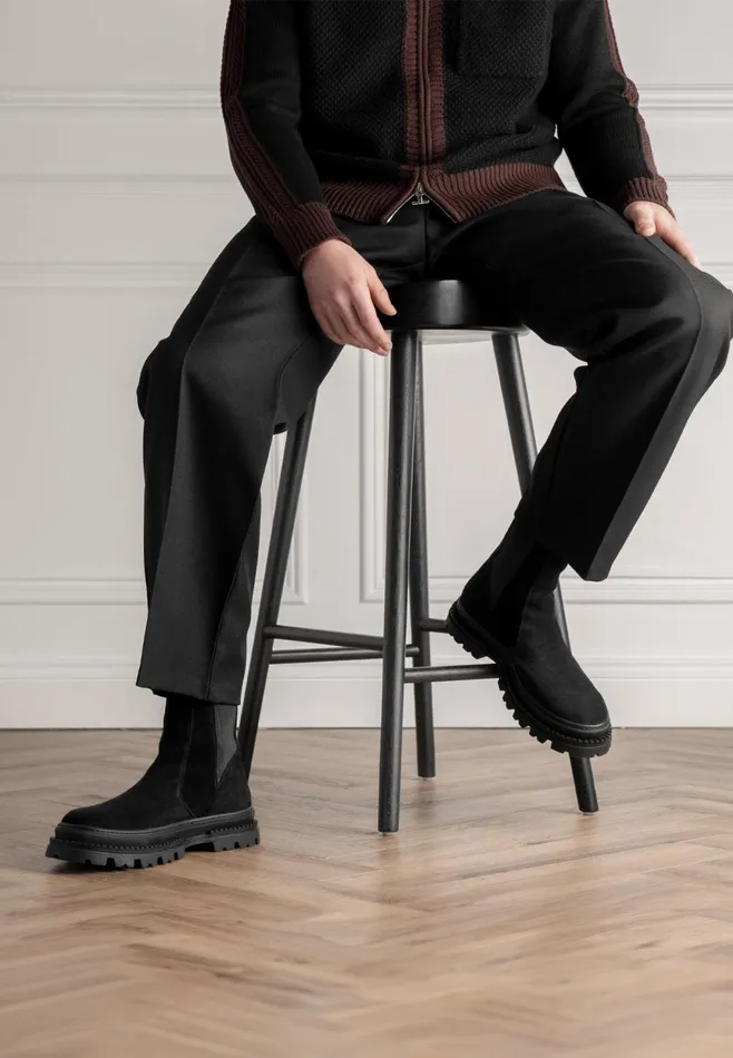 Men Manire De Voir Bordeaux Suede Chelsea Boot Black