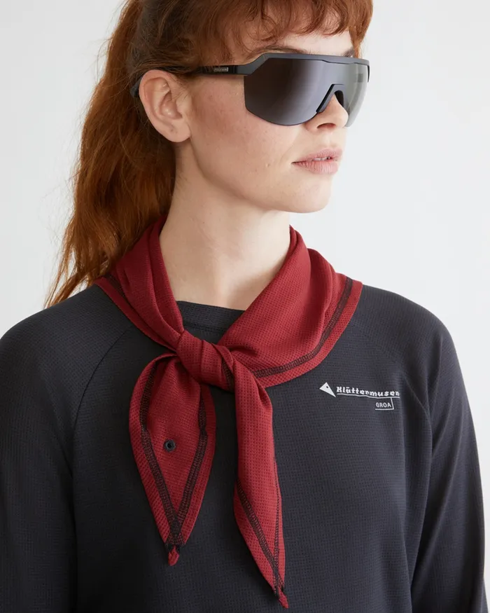 MenWomen Allvis Scarf Ruby Red Klttermusen Scarves and Neckwarmers