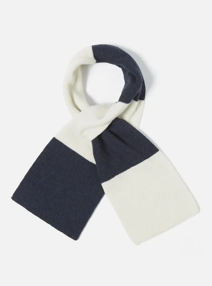 Scarves Men Universal Works Universal Works Deluxe Football Scarf In NavyEcru Soft Wool