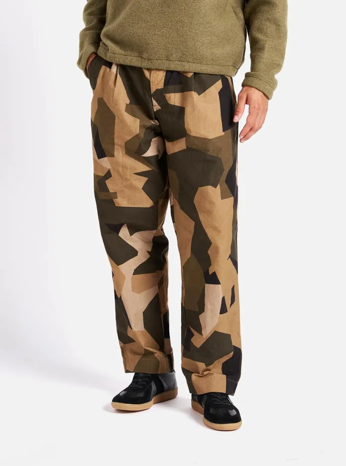 Trousers Men Universal Works Universal Works Duke Pant In Brown Swedish Camo