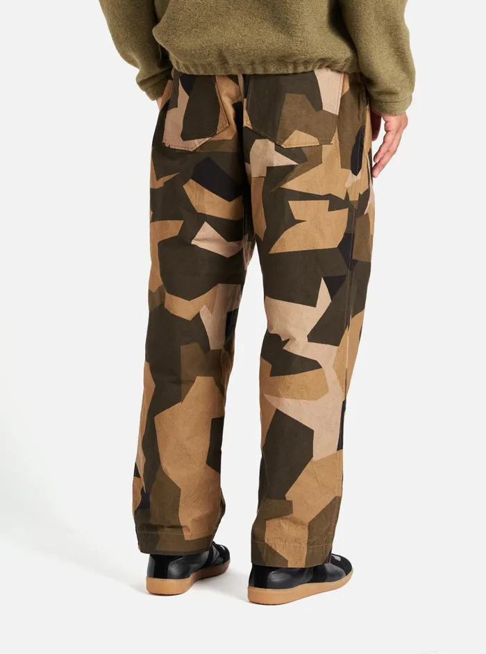 Trousers Men Universal Works Universal Works Duke Pant In Brown Swedish Camo
