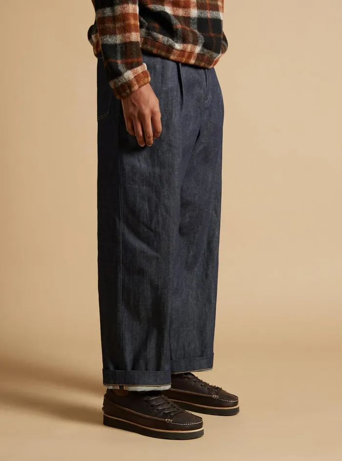Trousers Men Universal Works Universal Works Duke Pant In Indigo 13oz Selvedge Denim