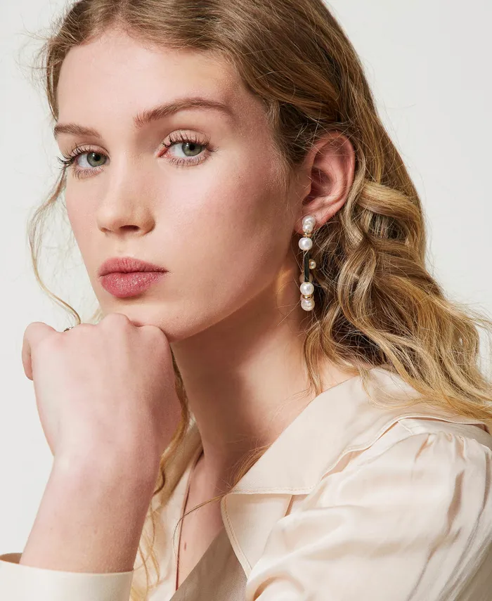 Twinset Oval T Earrings With Pearls Old White Women Jewellery Twinset Oval T Earrings With Pearls Old White Women Jewellery
