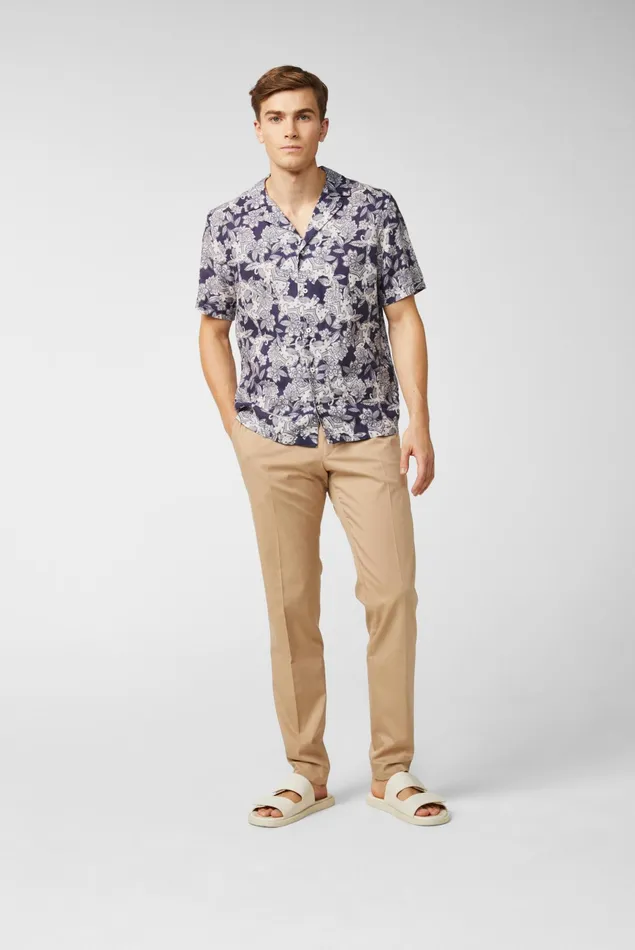 Van Laack Linen Shirts Men Boxy Linen Shirt With Elephant Desert Print Blue Van Laack Linen Shirts Men Boxy Linen Shirt With Elephant Desert Print Blue