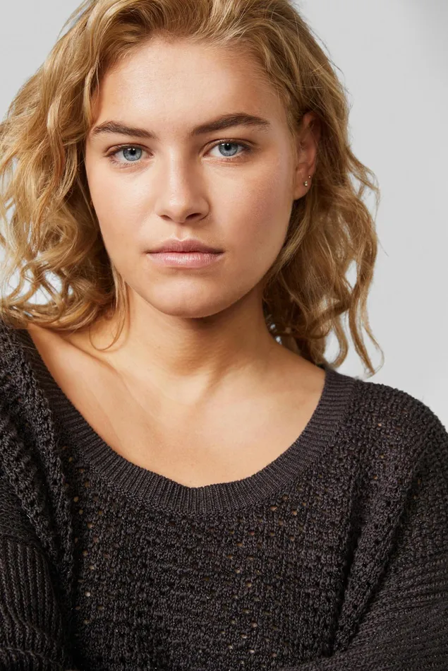 Van Laack Sweaters and Cardigans Women Crewneck Sweater In Cottonlinenlurex Blend Gray Van Laack Sweaters and Cardigans Women Crewneck Sweater In Cottonlinenlurex Blend Gray