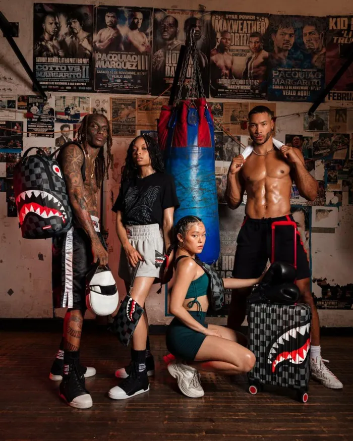 VANQUISH II CROSSOVER CLUTCH Bags SPRAYGROUND