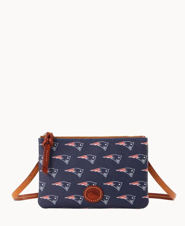 Woman NFL Patriots Top Zip Crossbody Patriots Dooney and Bourke Crossbodies