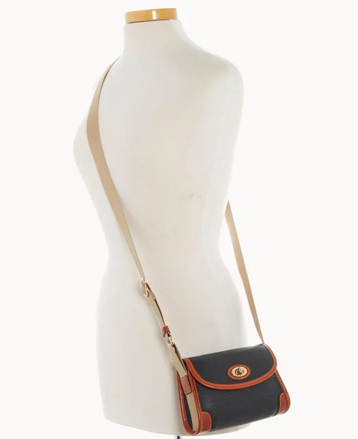 Woman Pebble Grain 18 Crossbody Black Dooney and Bourke Crossbodies Woman Pebble Grain 18 Crossbody Black Dooney and Bourke Crossbodies
