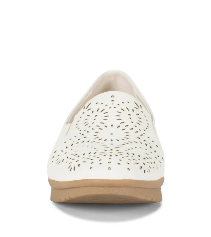 Women Amry Slip On Loafer Cream Baretraps Flats and Loafers