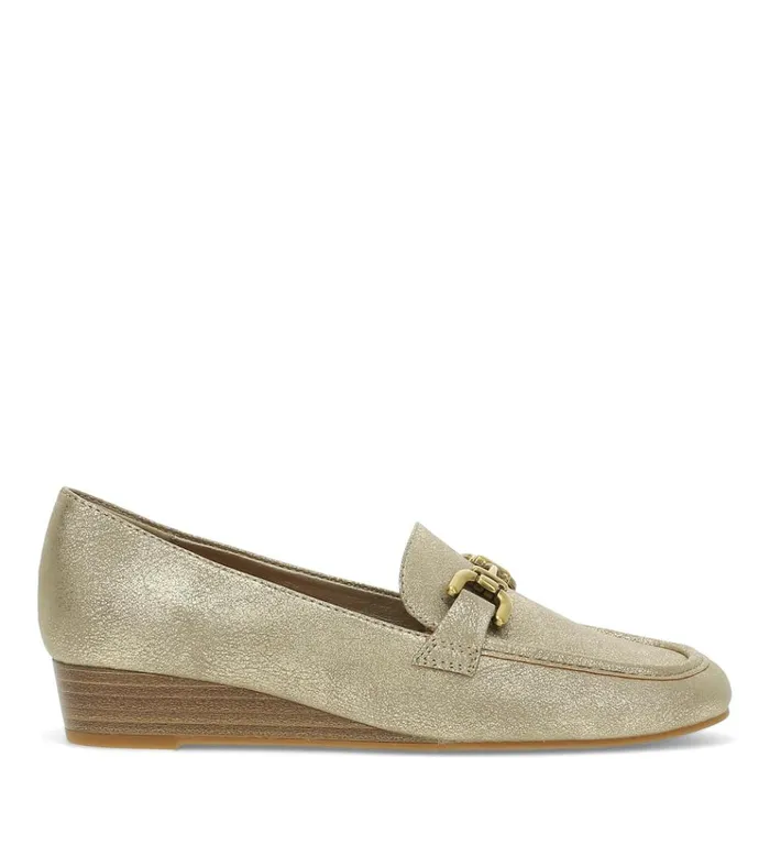 Women Caddie Loafer Light Champagne Baretraps Flats and Loafers