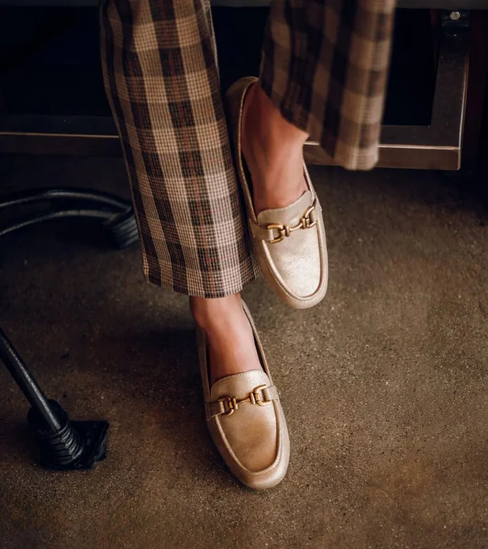 Women Caddie Loafer Light Champagne Baretraps Flats and Loafers