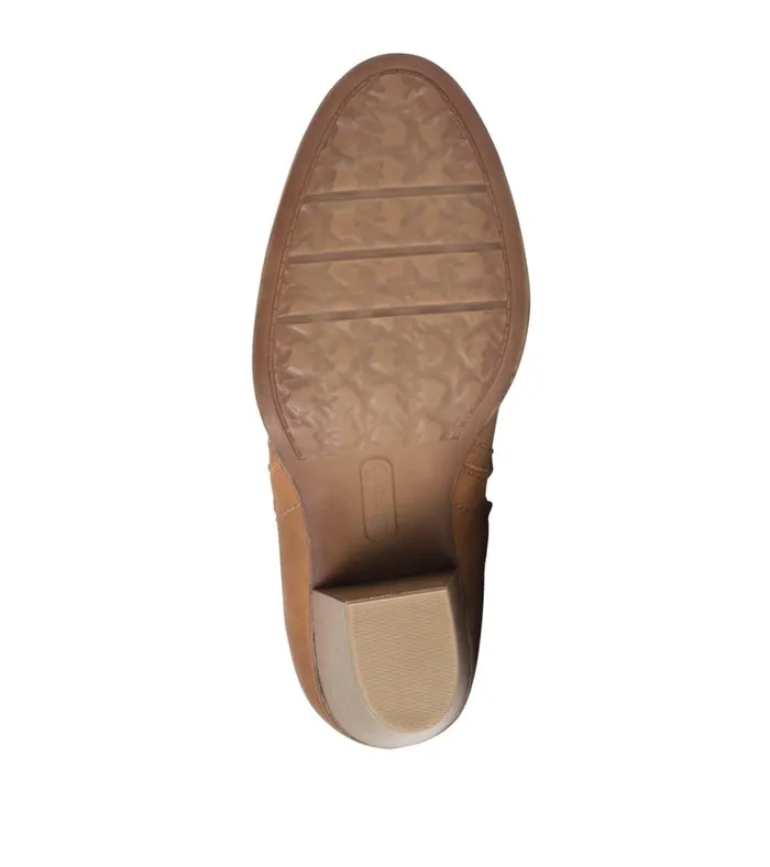 Women Caroline Ankle Bootie Cognac Baretraps Booties