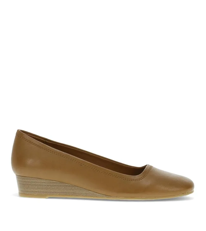 Women Covette Wedge Slip On Walnut Baretraps Dress Shoes