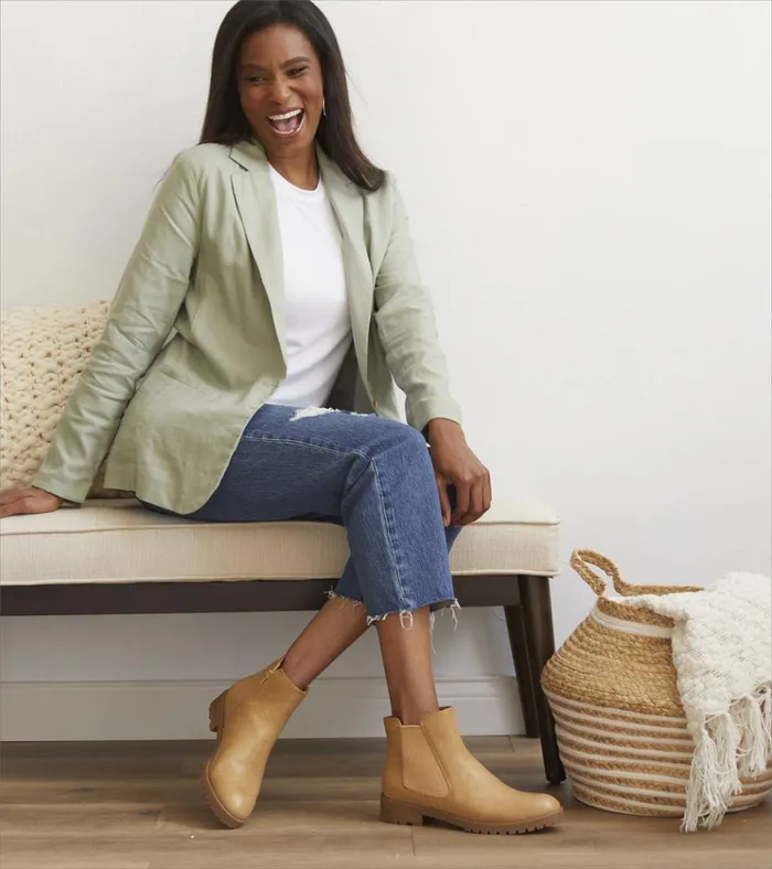 Women Daytona Chelsea Boot Sand Baretraps Booties