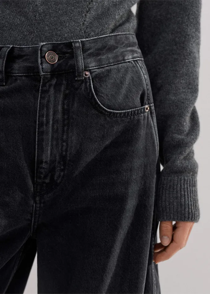 Women Extreme Tapered Jean Washed Black MEEM