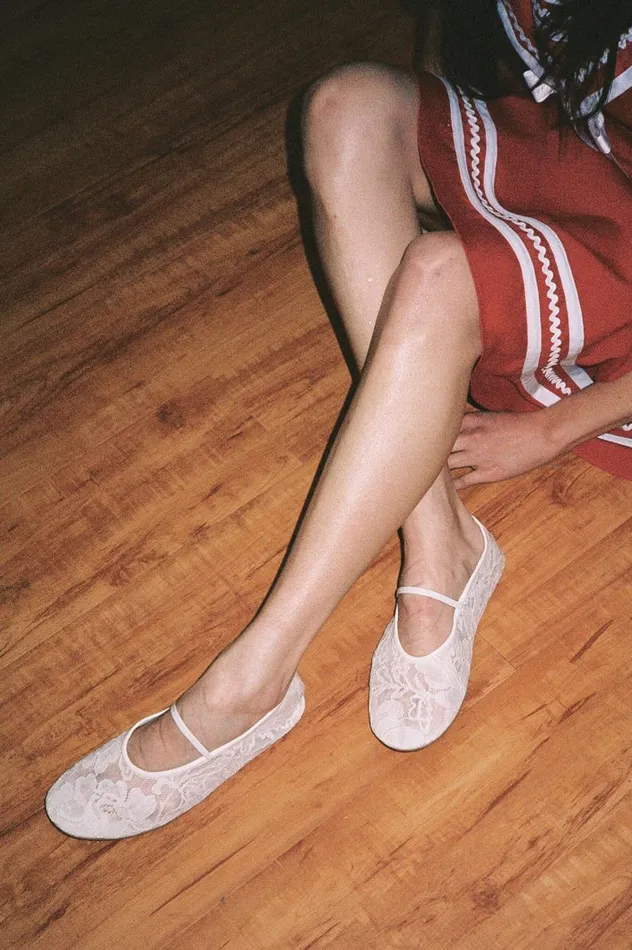 Women Jeffrey Campbell Ballet and MaryJane SwanLake