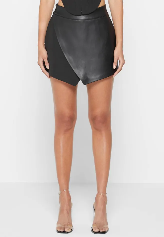 Women Manire De Voir Overlay Skort Black