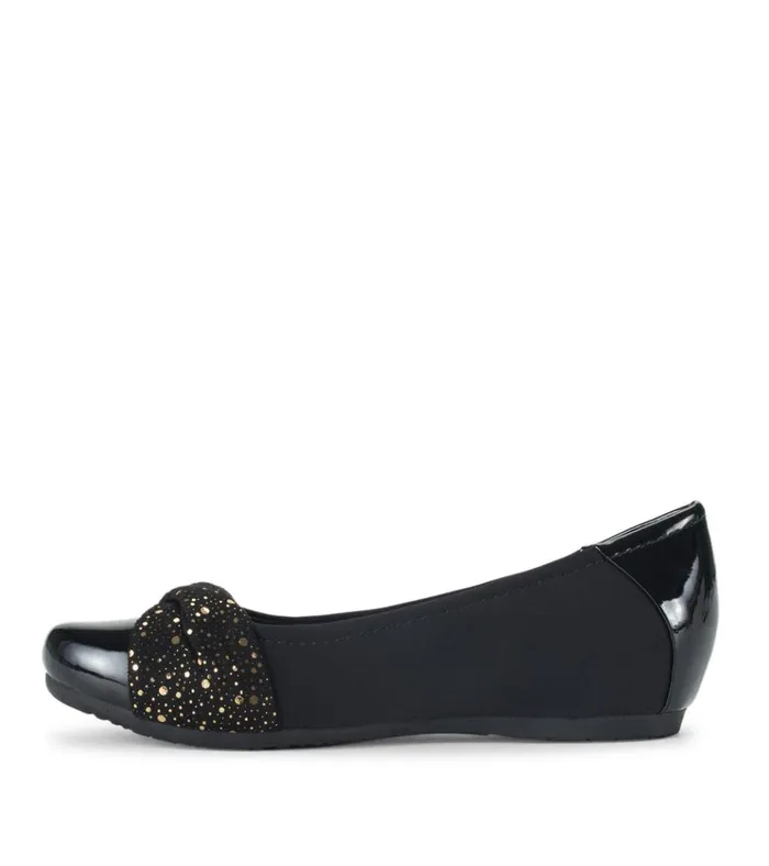 Women Mitsy Casual Flat Black Patent Baretraps Flats and Loafers