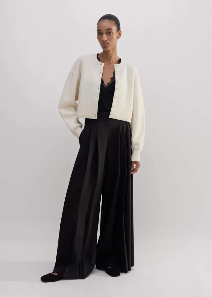 Women Pleated Ultra WideLeg Pant Black MEEM